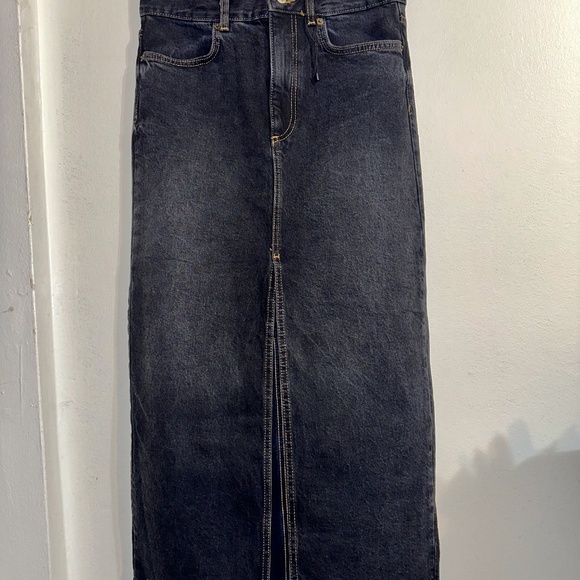 Zara- Straight Fit Denim Skirt - Picture 1 of 2